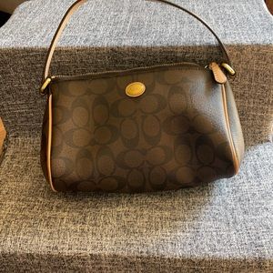 Coach mini shoulder bag without tags lightly used